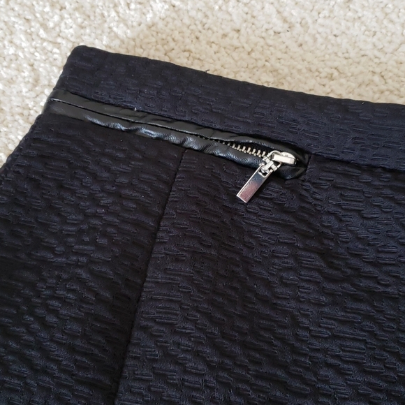 H&M Mini Skirt - Picture 2 of 5